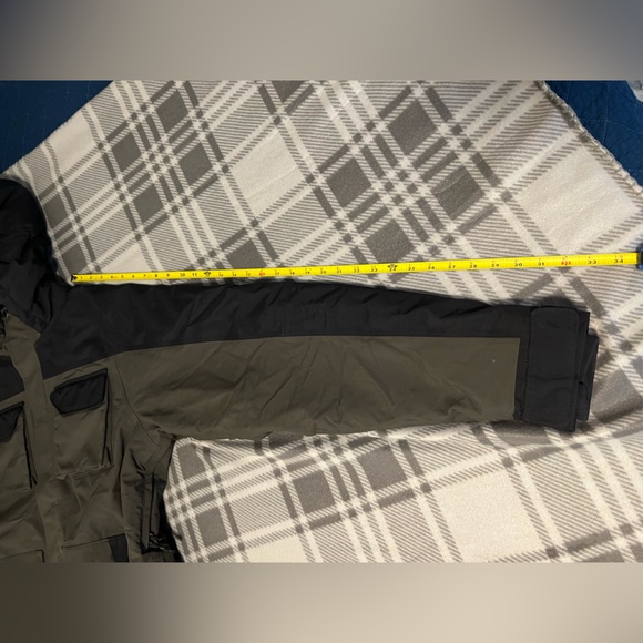 Duluth Trading Co Whaleback Waterproof Winter Jacket - Picture 11 of 16